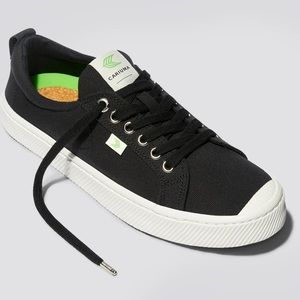♥️ Brand New! Cariuma Oca Low in Black Canvas